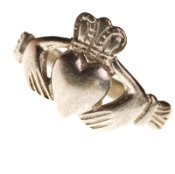 White gold claddagh ring