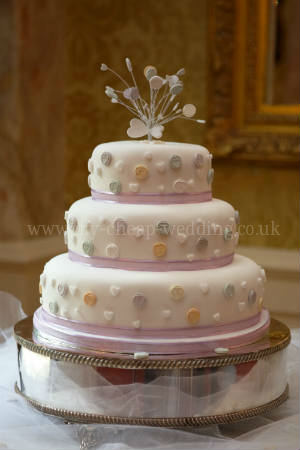 love hearts wedding cake